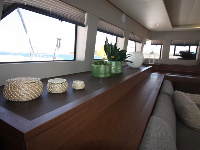Yacht charter Bas du Fort - Lagoon Lagoon 620 on SamBoat