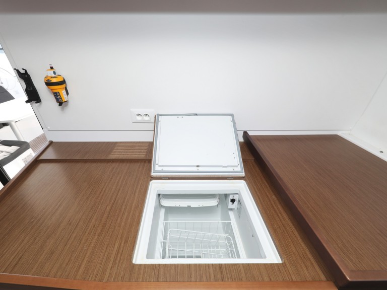 Yacht hire Sukošan cheap Lagoon 42