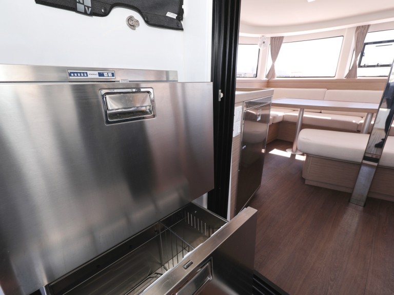 Hire a Lagoon Lagoon 42 Sukošan