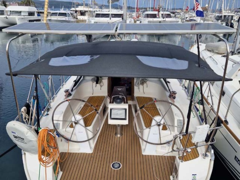 Hire a Bavaria Cruiser 37 Biograd na Moru