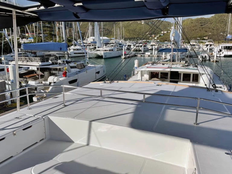 Hire Catamaran Bali with a boat licence