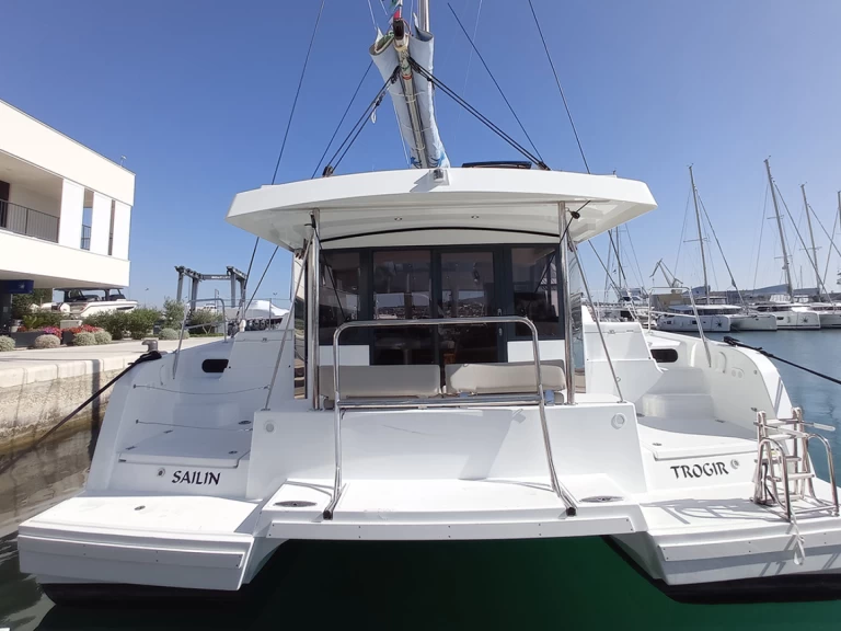 Hire a Bali Bali Catspace Voile Seget Donji