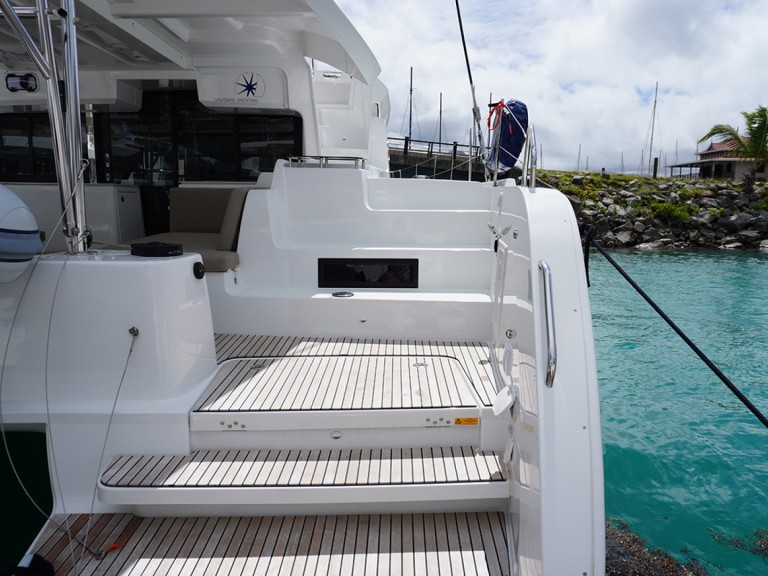 Catamaran hire in Eden Island - Lagoon Lagoon 46
