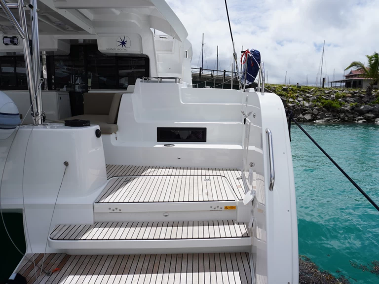 Catamaran hire in Eden Island - Lagoon Lagoon 46