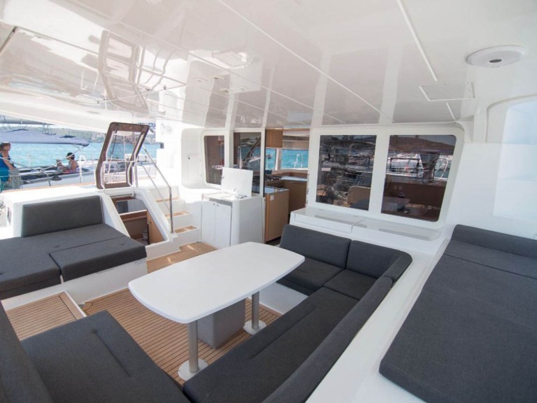 Catamaran hire in Palma de Mallorca - Lagoon Lagoon 52 F