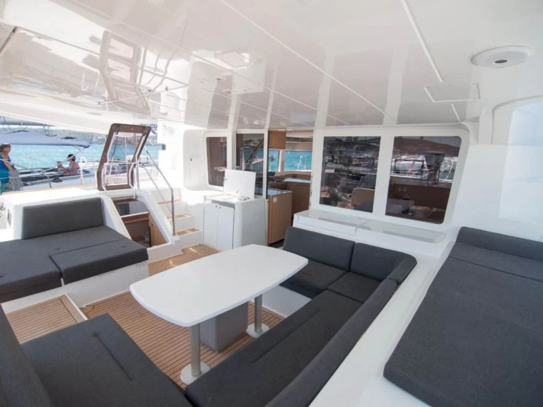 Catamaran hire in Palma de Mallorca - Lagoon Lagoon 52 F