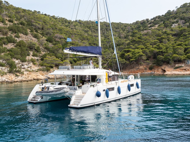 Catamaran to hire Ellinikó at the best price