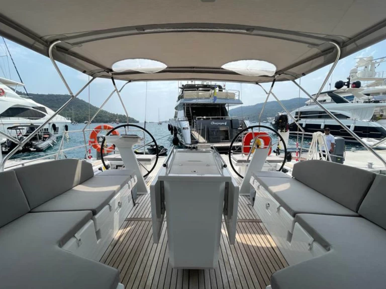 Sailboat hire in Marmaris (district) - Bénéteau Oceanis 51.1