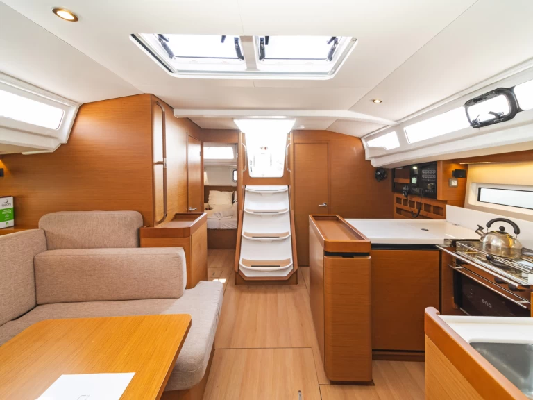 Hire a Jeanneau Sun Odyssey 440 Skiathos