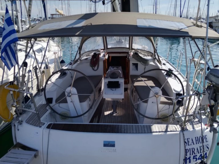 Hire Sailboat Bavaria with a boat licence