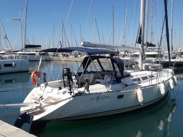 Hire a Jeanneau Sun Odyssey 47 Alimos