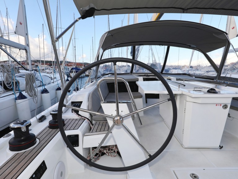 Hire Sailboat Bénéteau with a boat licence