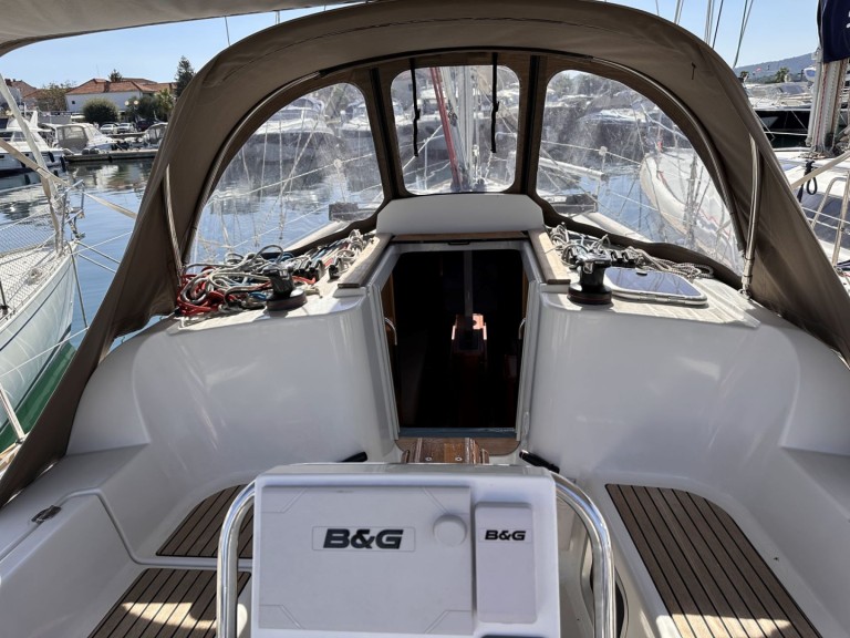 Charter a Jeanneau Sun Odyssey 33i in Biograd na Moru on Samboat