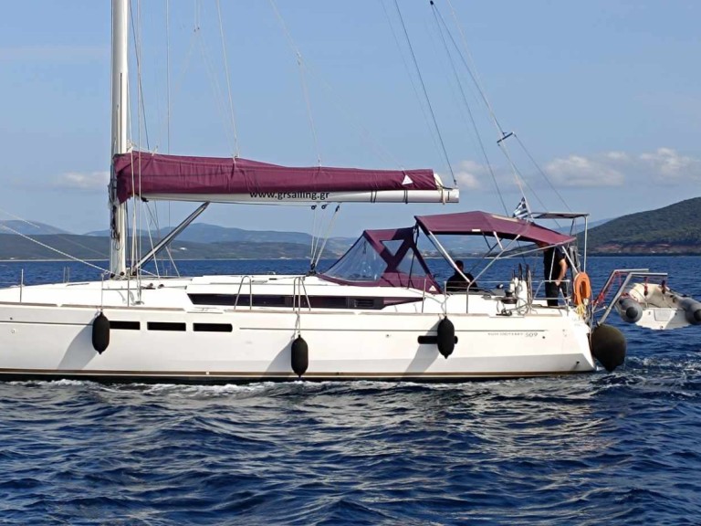 Charter a Jeanneau Sun Odyssey 509 in Pálairos on Samboat