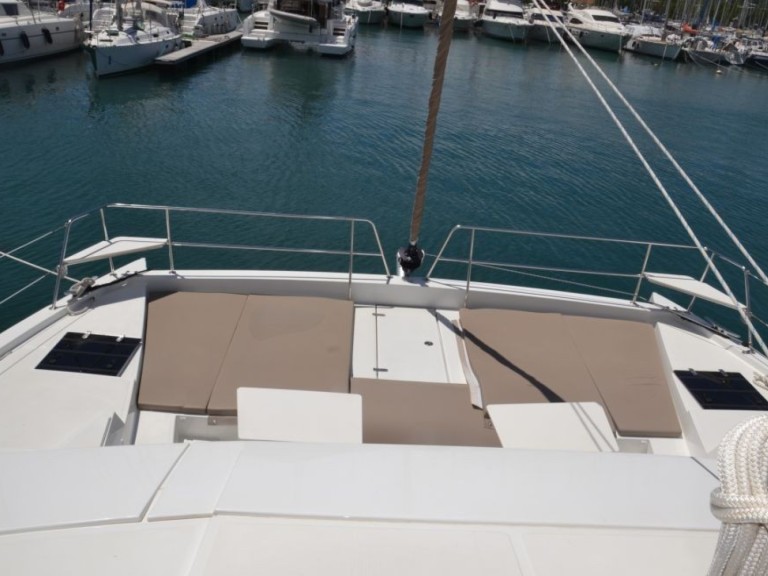 Yacht hire Le Marin cheap Bali 4.5