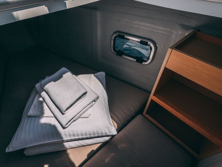 Hire a Lagoon Lagoon 400 S2 Seget Donji