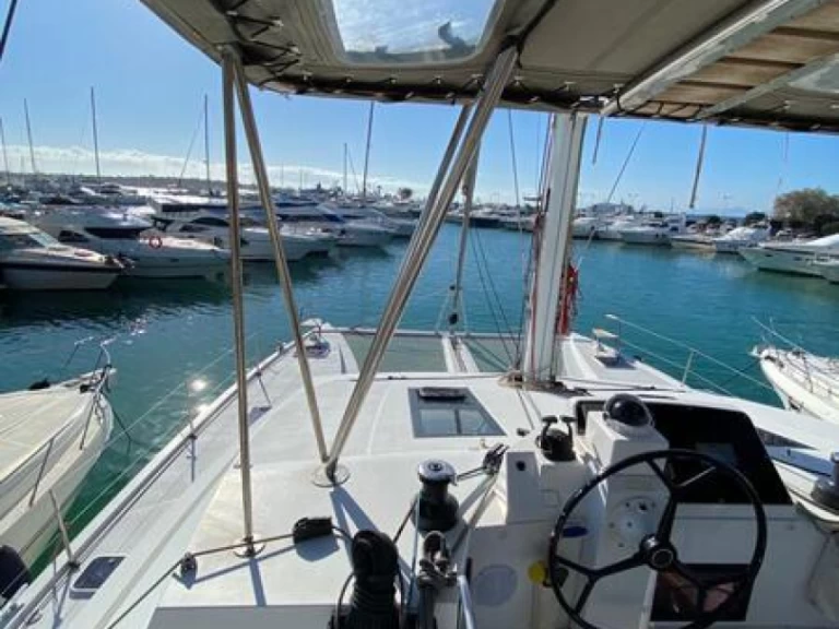 Hire Catamaran Nautitech with a boat licence