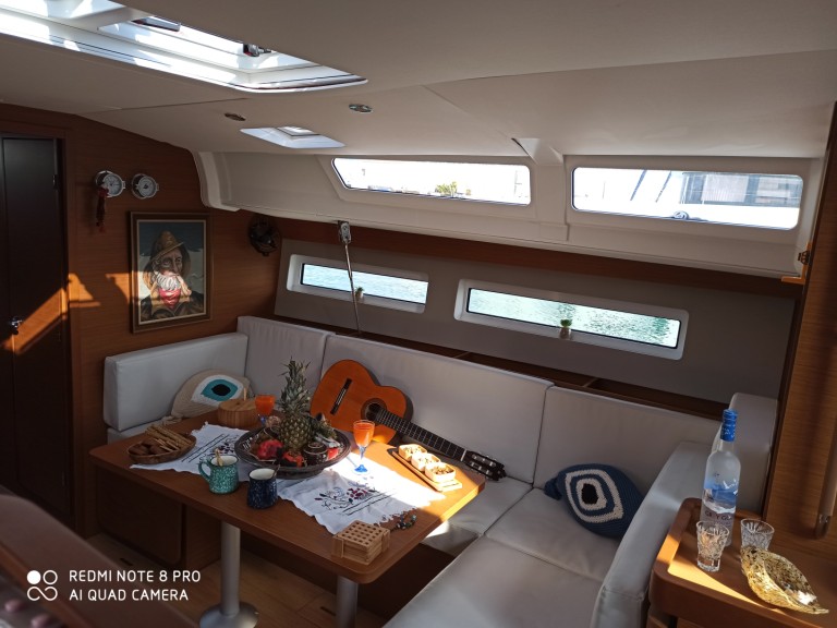 Sailboat to hire Préveza at the best price