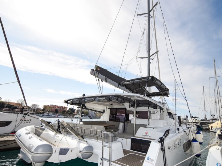 Catamaran to hire Zadar at the best price