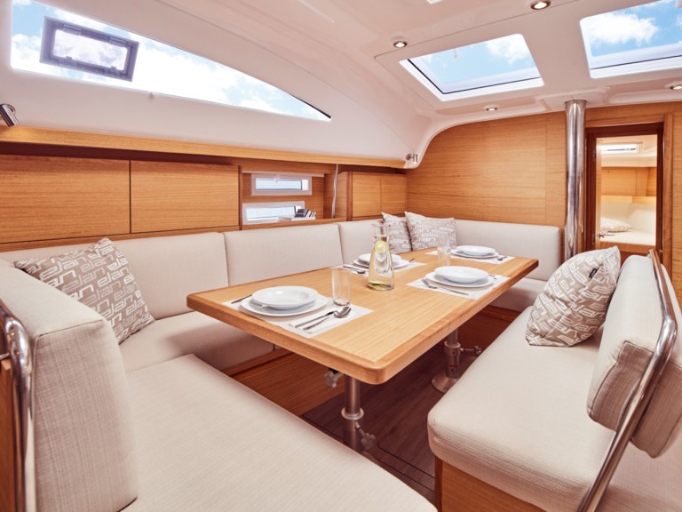 Sailboat to hire Izola at the best price