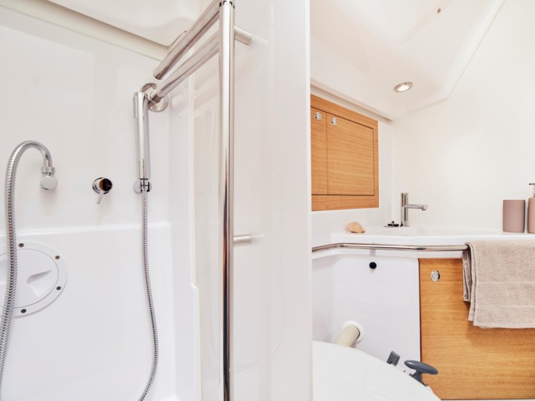 Hire Sailboat Elan with a boat licence