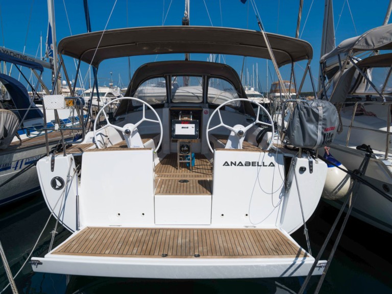 Charter a Hanse Hanse 345 in Biograd na Moru on Samboat