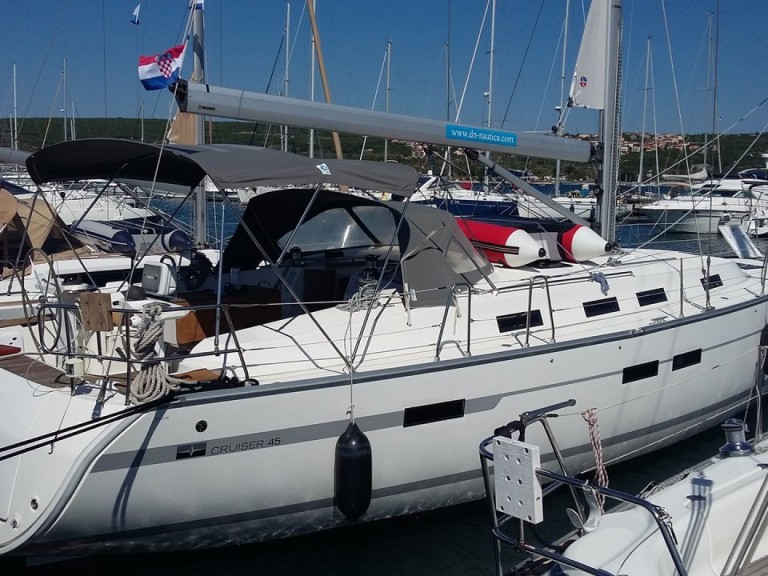 Charter a Bavaria Cruiser 45 in Punat on Samboat