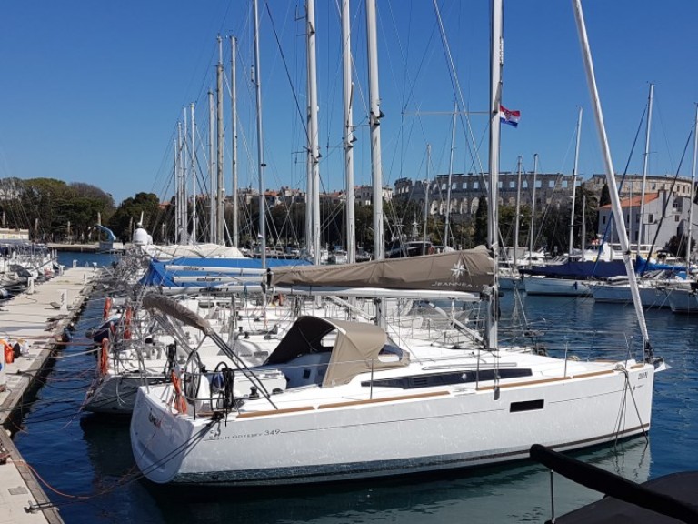 Charter a Jeanneau Sun Odyssey 349 in Pula on Samboat