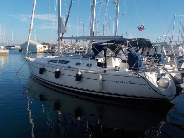 Charter a Jeanneau Sun Odyssey 37 in Izola on Samboat