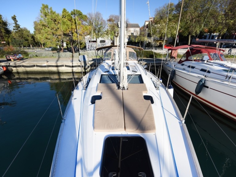 Charter a Elan Impression 40 in Zadar on Samboat