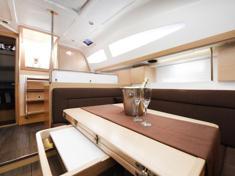 Hire Sailboat with or without skipper Elan Zadar