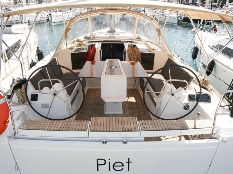 Hire a Dufour Dufour 412 Grand Large Pula