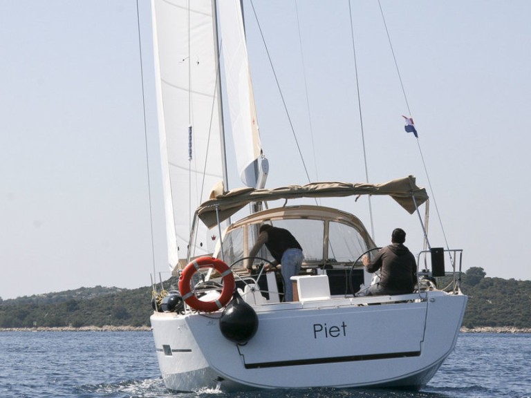 Hire Sailboat with or without skipper Dufour Pula