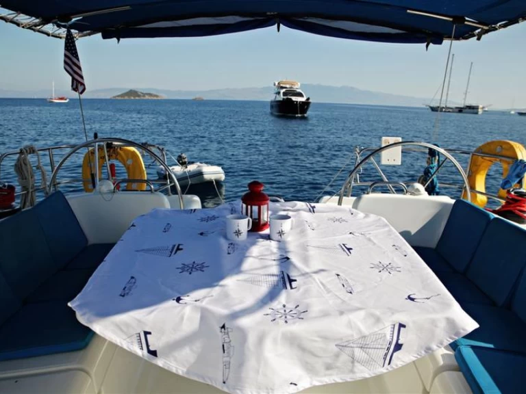 Sailboat to hire Gümbet at the best price