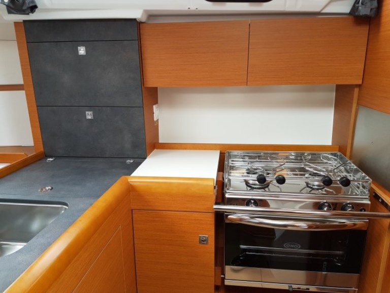 Charter a Jeanneau Sun Odyssey 349 in Pula on Samboat