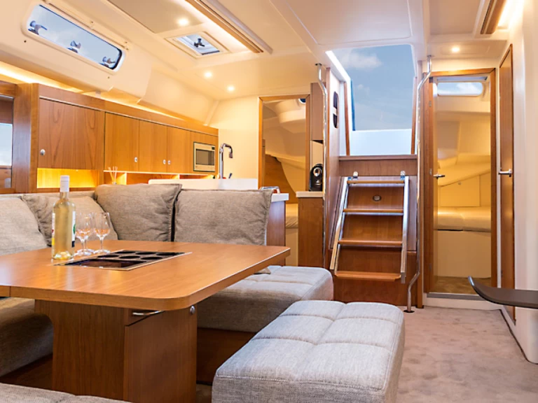 Hire Sailboat with or without skipper Hanse Seget Donji