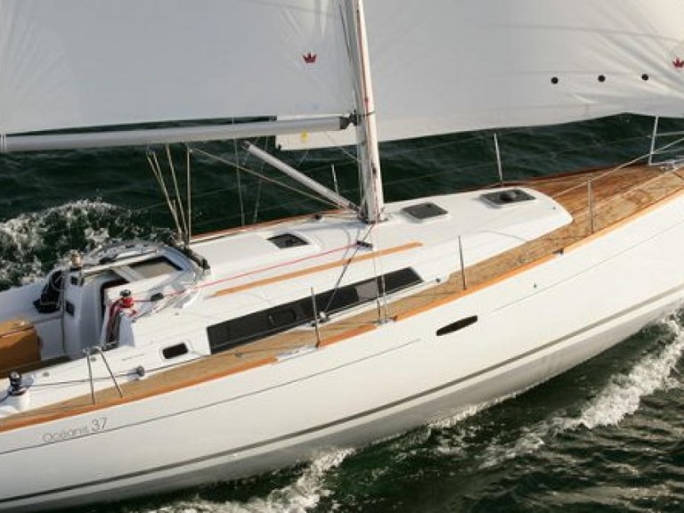 Yacht hire Hamble-le-Rice cheap Oceanis 37