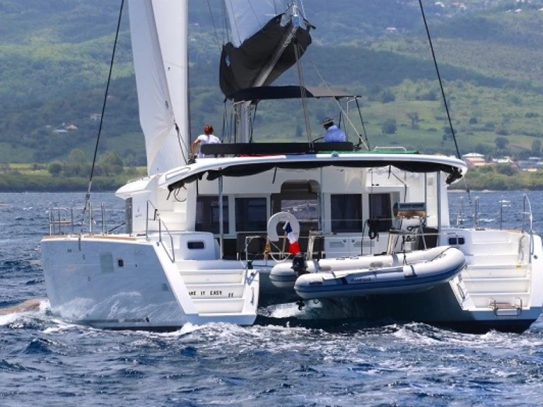 Hire Catamaran with or without skipper Lagoon Saint Vincent (Island)