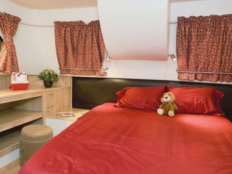 Comfort Plus Royal Mystique A charter bareboat or skippered in  Fontenoy-le-Château