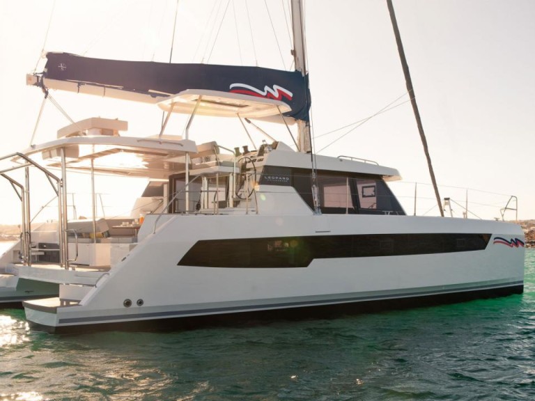 Catamaran hire in Rodney Bay - Leopard Leopard 42