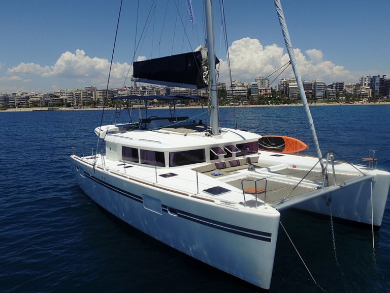 Catamaran to hire Alimos at the best price