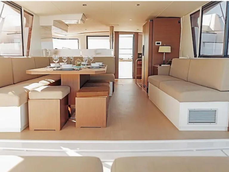 Charter a Bali Bali 4.6 in Volos on Samboat