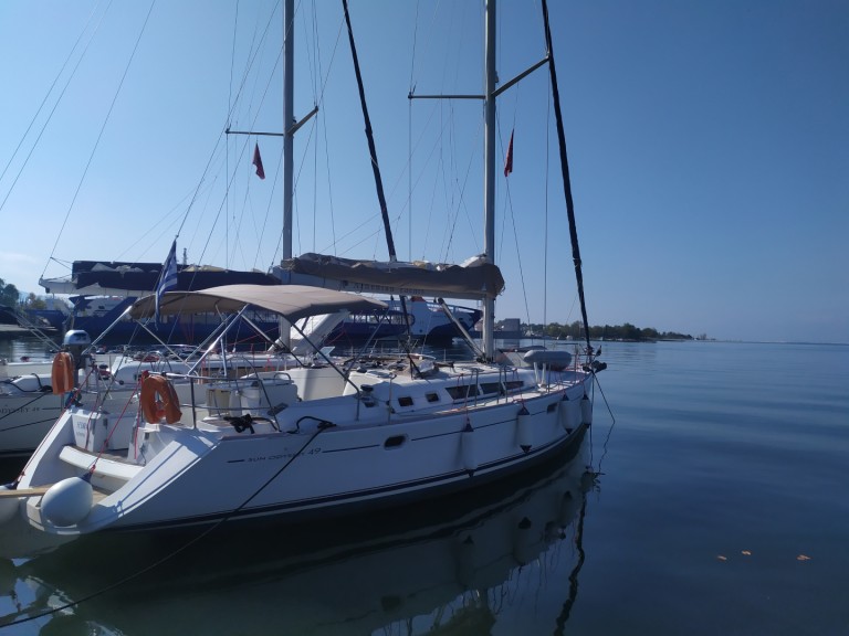 Hire Sailboat with or without skipper Jeanneau Keramotí