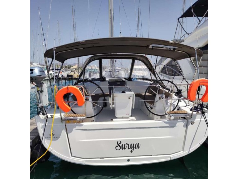 Yacht hire Gouvia cheap Oceanis 40.1