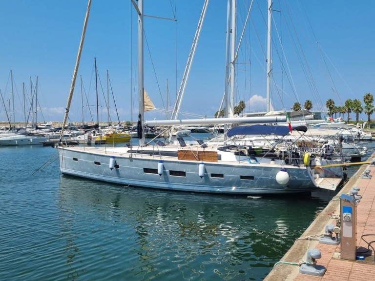 Hire Sailboat with or without skipper D&D Yacht Marina (City)
