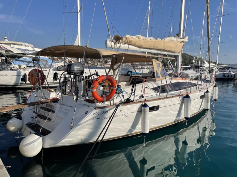 Charter a Jeanneau Jeanneau 53 in Rogoznica on Samboat