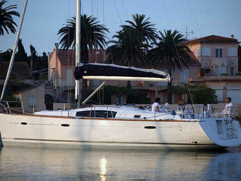 Yacht hire Marina de Portimão cheap Oceanis 43