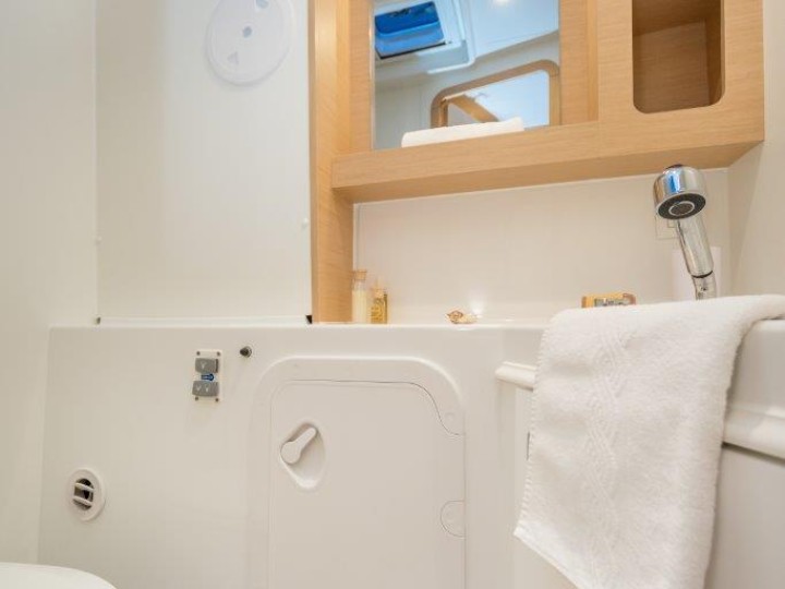 Hire Catamaran with or without skipper Lagoon Rogoznica