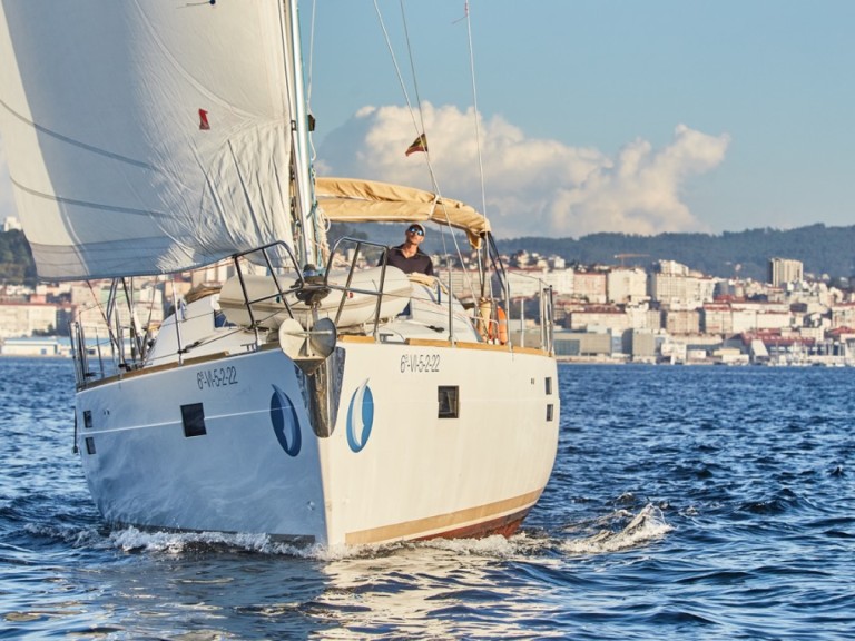 Sailboat hire in Vigo - Elan Impression 45