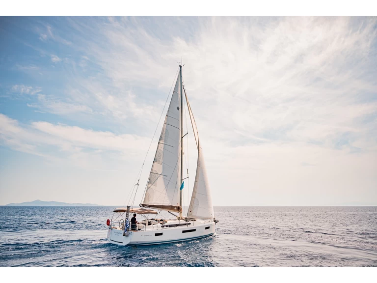 Sailboat hire in Alimos - Jeanneau Sun Odyssey 440
